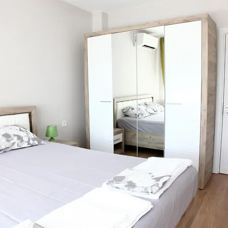 Апартамент Варна Център Appartement *
